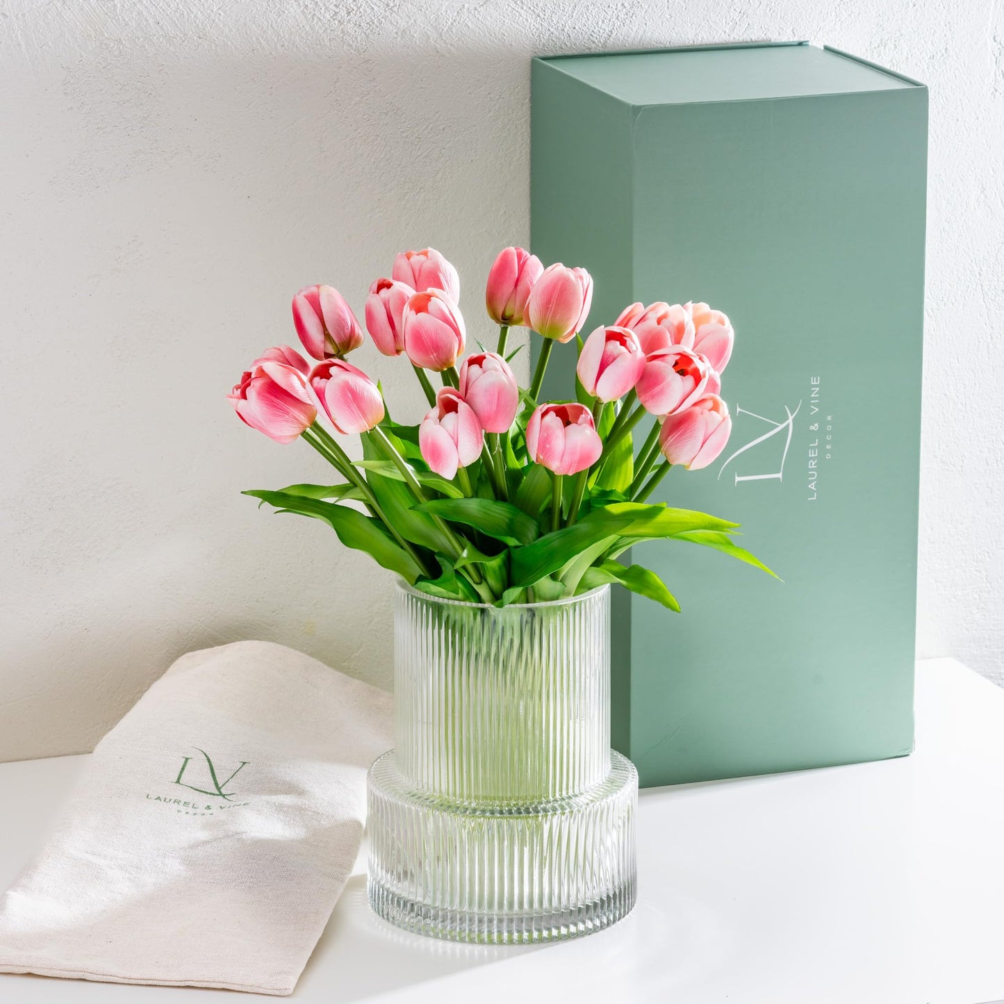 Tulip and Vase Ribbed Glass with 20 White Tulips Artificial Flowers Gift Set Fluted Clear Flower Short Vase and Fake Tulips Look Real Entryway Living Room Table Office Shelf Decor Faux High End Gift
